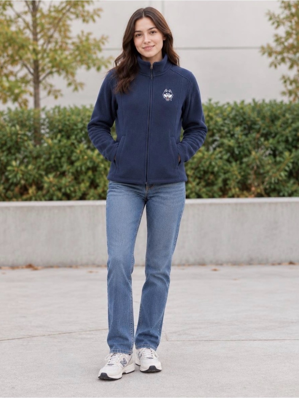 UCONN Jaxket by Carl Banks Sports by Carl Banks Full-Zip Jacket Size Large